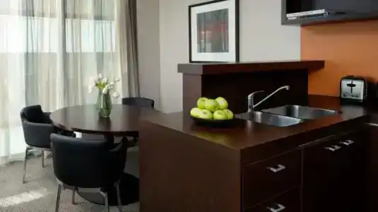 Rydges - 85