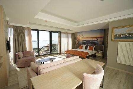 Riva's Moda - 1