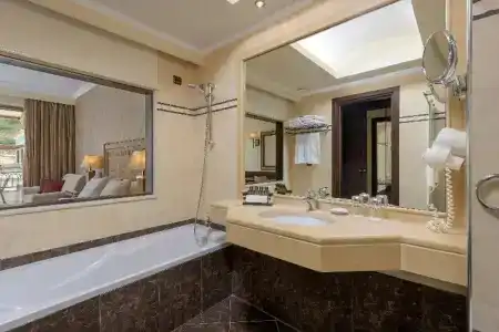 La Marquise Luxury Resort Complex - 49