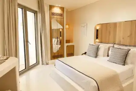 White Pebble Suites - 80