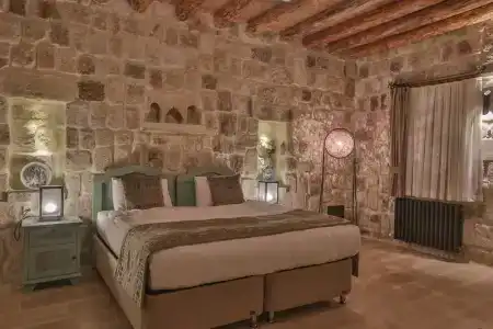 Acropolis Cave Suite - 54