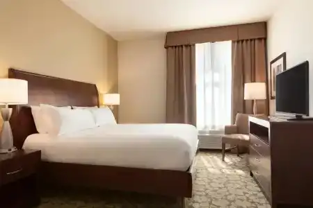 Hilton Garden Inn Boston Logan Airport - 28