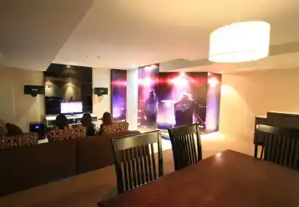 Golden Crown Grand - 16