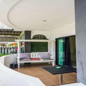 The One Apartment Bangsaray by RoomQuest - 41