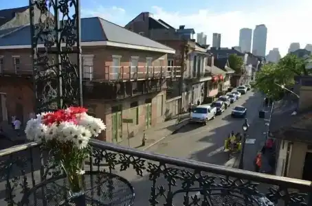 Lafitte & Bar - 82