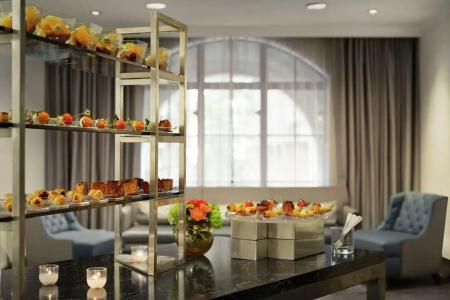 Hilton New Orleans / St. Charles Avenue - 11