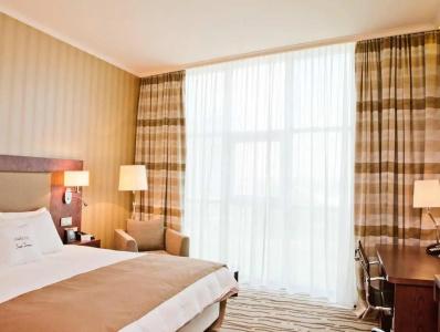 DoubleTree by Hilton Bratislava - 43