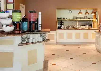Hilton Garden Inn East - 27