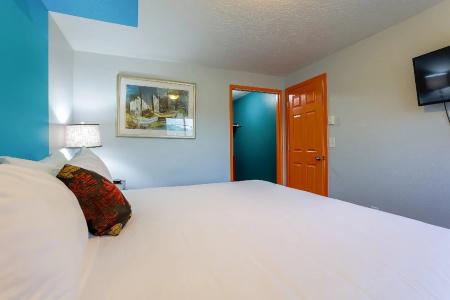Coast River Inn By Oyo - 151