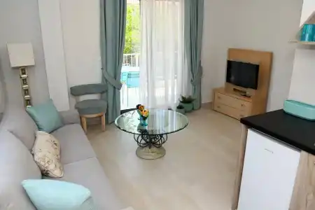 Theano Luxury Suites Nikiti - 2
