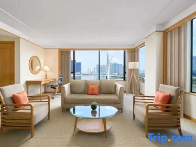 Renaissance Riverside Saigon - 56