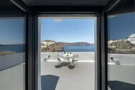 Pearl of Caldera Oia - Boutique by Pearl Collection - 201