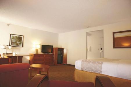 La Quinta Inn by Wyndham North - 3