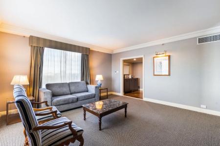 Stamford Plaza - 115