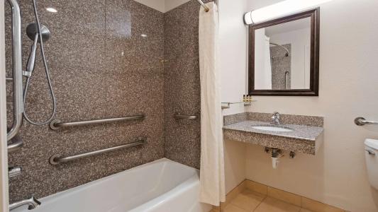 Best Western Plus Airport - Kci East - 87
