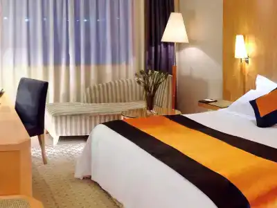 Voco Wuhan Xinhua, An Ihg - 5