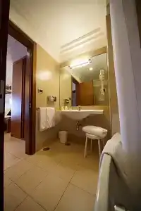 Suites & Residence - 56