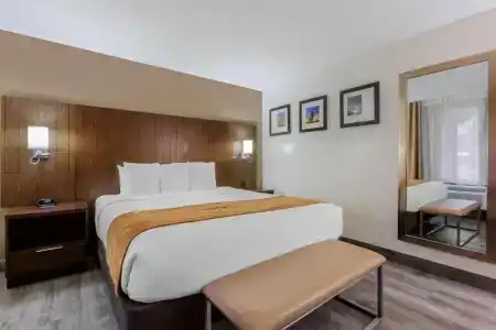 Comfort Suites At Sabino Canyon - 39