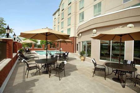 Hilton Garden Inn East - 20
