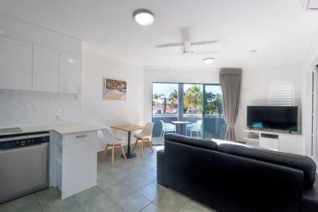 Noosa River Sandy Shores - 100
