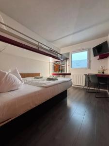 City Inn - 30