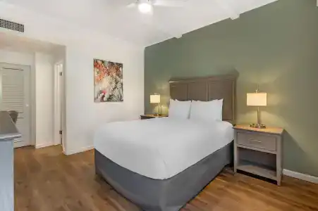 Best Western Plus - 66