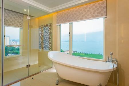 Royal Halong - 66