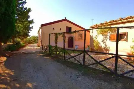 Agriturismo Terra Di Pace - 0