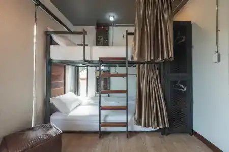 33 Poshtel - 3