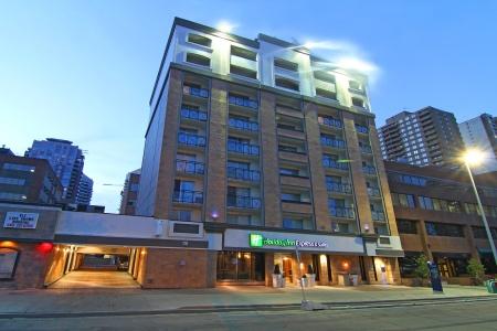 Holiday Inn Express and Suites, an IHG - 35