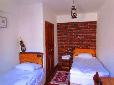Amazon Petite Palace - 5