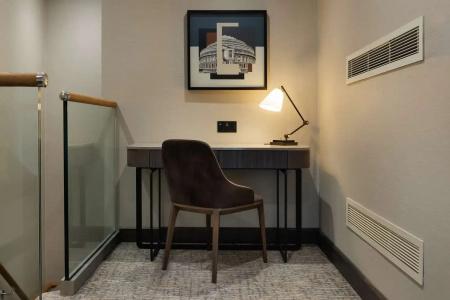 DoubleTree by Hilton London Victoria - 16