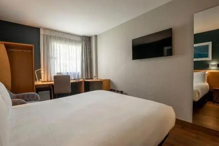 Travelodge Alicante Puerto - 54