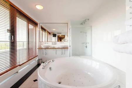 Courtyard by Marriott Amsterdam Airport - 50