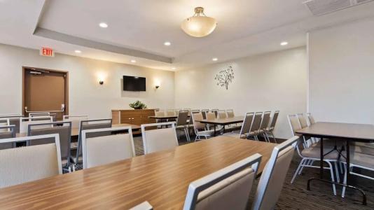 Best Western Royal Sun Inn & Suites - 21