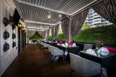 Beverly Hills Plaza & Spa - 24