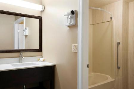 Days Inn by Wyndham - 6