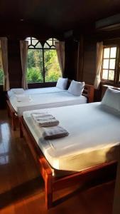 Ruean Mai Chai Khlong - 60