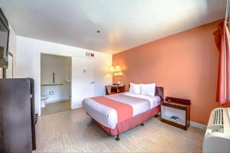 6 San Antonio, Tx Six Flags Fiesta Tx - La Cantera Area - 39