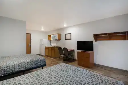 Woodspring Suites West In Qd - 12