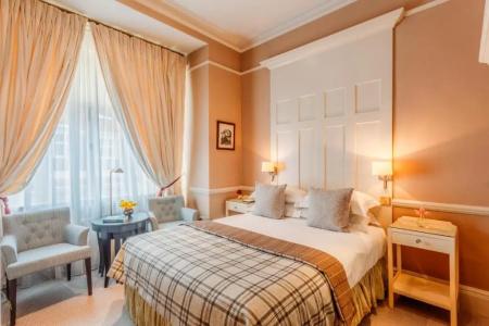 11 Cadogan Gardens & - 56