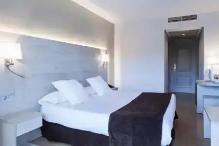Helios Lloret - 34