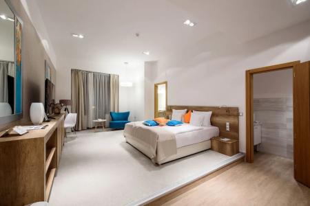 Karoly Corner Residences - 163
