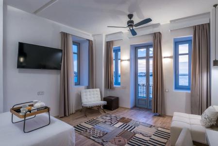 Shapes Luxury Suites - 79
