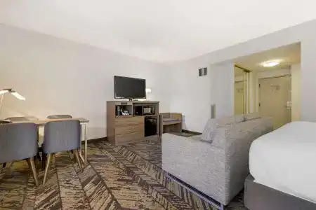 Best Western Plus Bayside Inn - 101