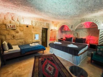 Vintage Cave House - 18