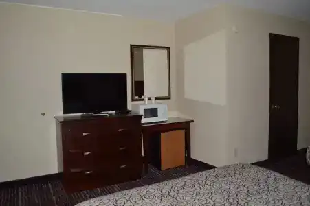 Economy Inn - 24