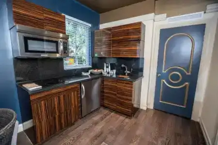 Riviera Suites - 17