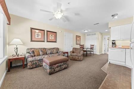 Grand Crowne by Capital Vacations - 77