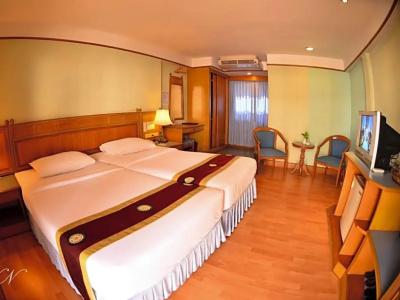 Silom Village Inn - 37